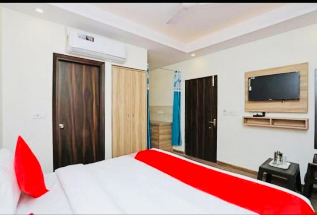Hotel Golden Bliss At New Delhi International Airport 외부 사진